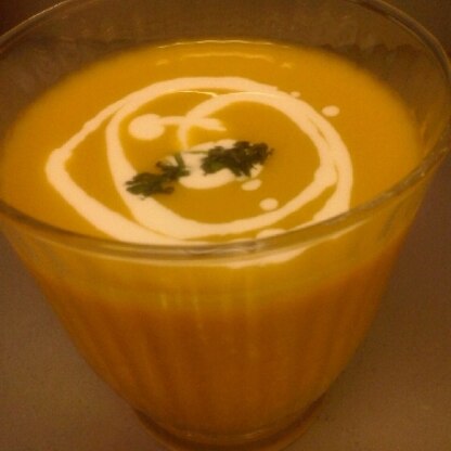 立派なかぼちゃをいただいたので早速作ってみました！
冷製スープにしてみました♥